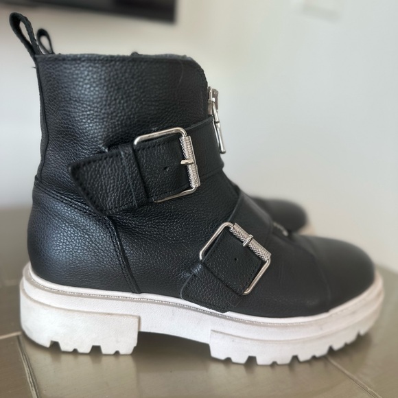 DOLCE VITA Avari Lug Boots – Black Leather, Size 7.5, Edgy Buckle Detail - Picture 7 of 8